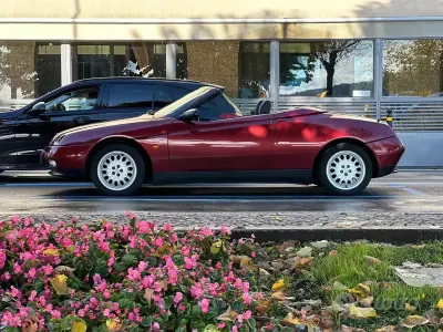 Usata Alfa Romeo Spider 150 CV (110 kW) 1996 Rosso Cabrio