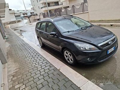 Usata Ford Focus 90 CV (66 kW) 2010 Nero Station wagon
