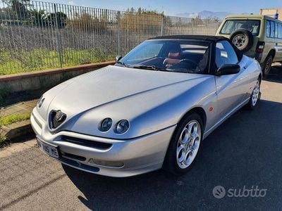 Usata Alfa Romeo Spider 155 CV (114 kW) 1998 Grigio Cabrio