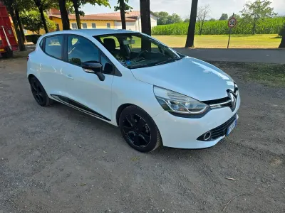 Usata Renault Clio IV Dynamique 75 CV (55 kW) 2012 Bianco Berlina