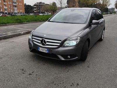 Usata Mercedes B180 Executive 109 CV (80 kW) 2012 Grigio Monovolume