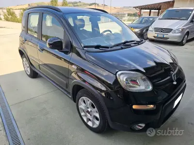 Usata Fiat Panda Trekking 80 CV (58 kW) 2013 Nero Utilitaria