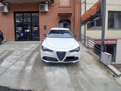 Usado Alfa Romeo Stelvio Veloce 209 CV (153 kW) 2024 Blanco SUV