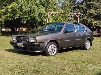 Usata Lancia Delta 78 CV (57 kW) 1988 Grigio Utilitaria