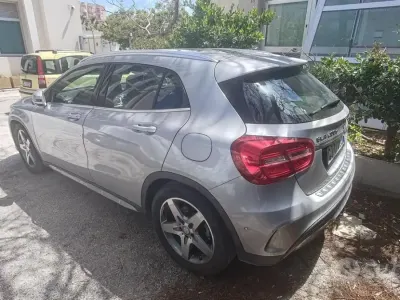 Usata Mercedes GLA200 Executive 136 CV (100 kW) 2017 Grigio SUV