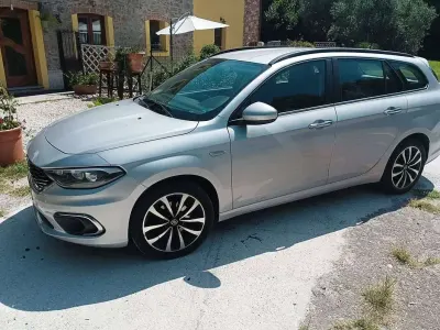Usata Fiat Tipo Lounge 120 CV (88 kW) 2021 Argento Station wagon