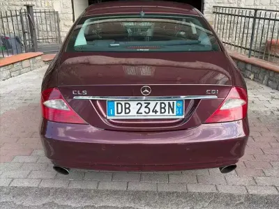 Usata Mercedes CLS320 224 CV (164 kW) 2006 Viola Coupé