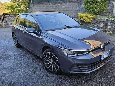 Käytetty VW Golf VIII Life 150 HP (110 kW) 2020 Sedan