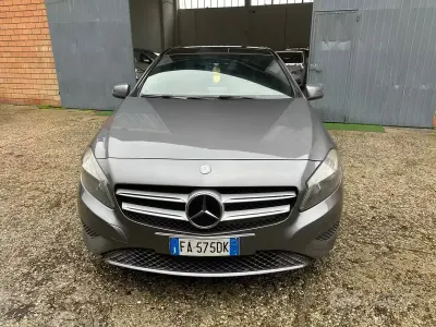 Usata Mercedes A200 136 CV (100 kW) 2014 Grigio Utilitaria