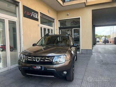 Usata Dacia Duster Lauréate 110 CV (80 kW) 2017 Marrone SUV