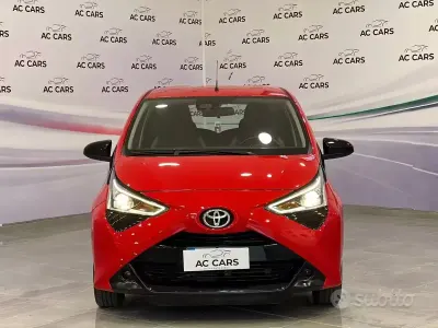 Usata Toyota Aygo Connect Style 72 CV (52 kW) 2019 Rosso Utilitaria