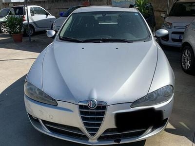 Usata Alfa Romeo 147 105 CV (77 kW) 2006 Grigio Utilitaria
