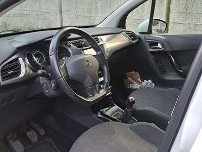 Używany Citroën C3 Live 82 KM (60 kW) 2016 Biały Sedan/Limuzyna