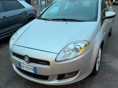 Usata Fiat Bravo 120 CV (88 kW) 2007 Giallo Utilitaria