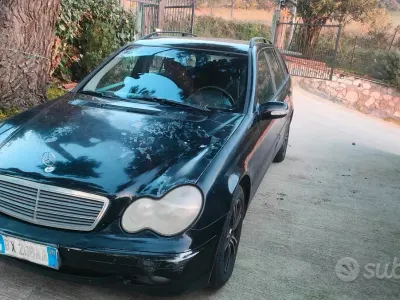 Usata Mercedes C180 129 CV (94 kW) 2002 Nero Station wagon