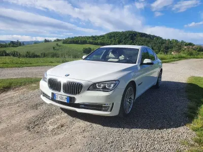 Usata BMW 750 Comfort Edition 449 CV (330 kW) 2012 Bianco Berlina