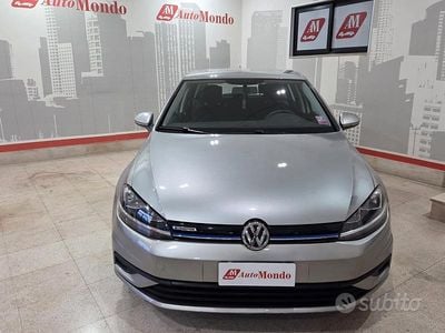 Usata VW Golf VII Trendline 110 CV (80 kW) 2018 Grigio Berlina