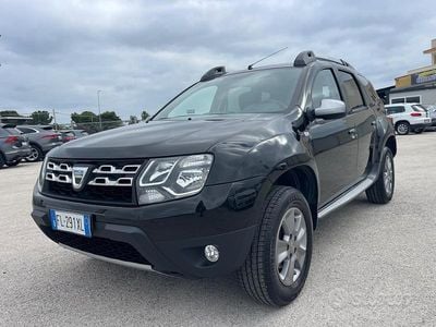 Usata Dacia Duster Lauréate 110 CV (80 kW) 2017 Grigio SUV