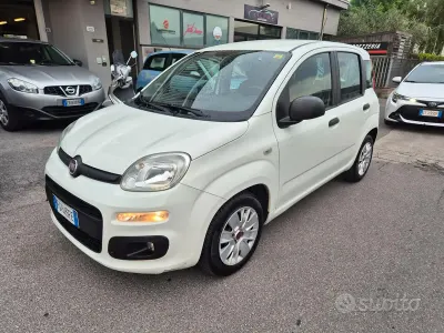 Usata Fiat Panda Lounge 80 CV (58 kW) 2016 Bianco Utilitaria