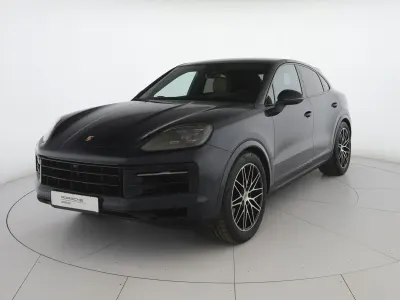 Usata Porsche Cayenne 354 CV (260 kW) 2024 Blu algarve metallizzato SUV