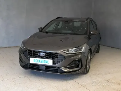 Usata Ford Focus ST-Line 116 CV (85 kW) 2023 Grigio Station wagon