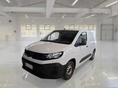 Usata Opel Combo S 130 CV (95 kW) 2025 Monovolume