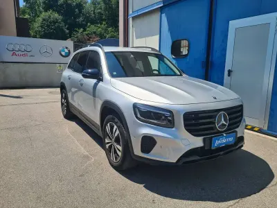 Usata Mercedes GLB200 Advanced Plus 150 CV (110 kW) 2024 Argento iridio SUV