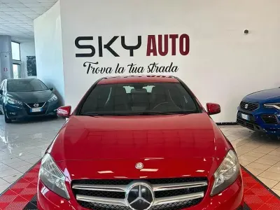 Usata Mercedes A180 122 CV (89 kW) 2014 Rosso Utilitaria