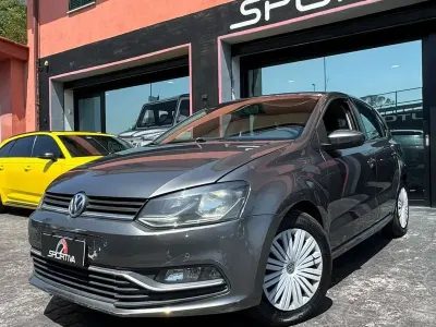 Usata VW Polo Trendline 75 CV (55 kW) 2014 Grigio Berlina