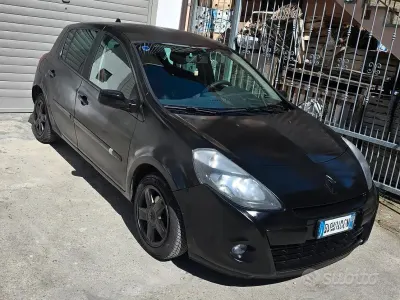 Usata Renault Clio 75 CV (55 kW) 2007 Nero Utilitaria