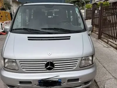 Usata Mercedes V220