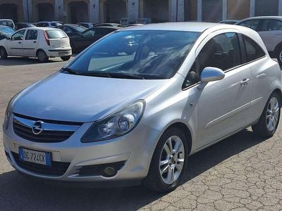 Usata Opel Corsa Club 75 CV (55 kW) 2007 Argento Utilitaria