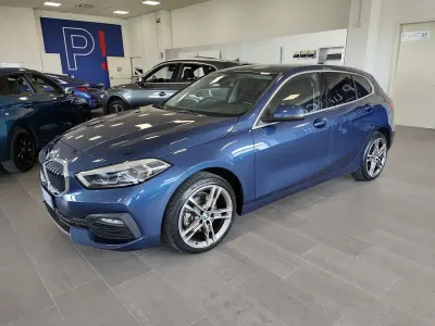 Begagnad BMW 116 116 HK (85 kW) 2023 Blå Halvkombi