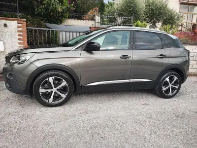 Usata Peugeot 3008 GT-line 131 CV (96 kW) 2016 Verde SUV