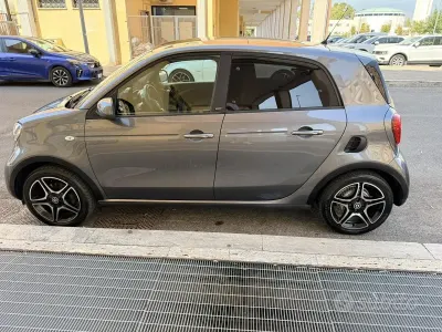 Usata Smart ForFour 90 CV (66 kW) 2017 Grigio Utilitaria