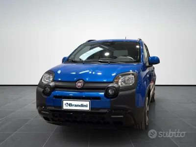 Usata Fiat Panda Cross Cross 70 CV (51 kW) 2025 Blu Utilitaria