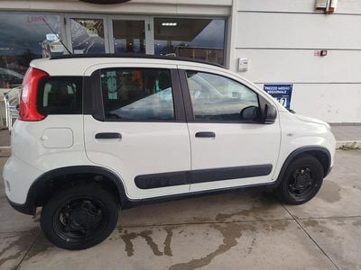 Usata Fiat Panda 4x4 S 85 CV (62 kW) 2019 Bianco Utilitaria