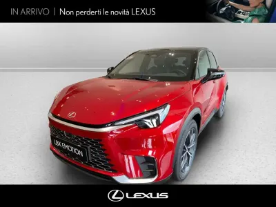 Nuova Lexus LBX 136 CV (100 kW) 2026 Emotional red/black SUV