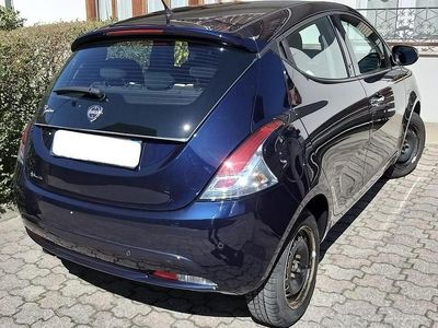 Begagnad Lancia Ypsilon 80 HK (58 kW) 2017 Blå Halvkombi