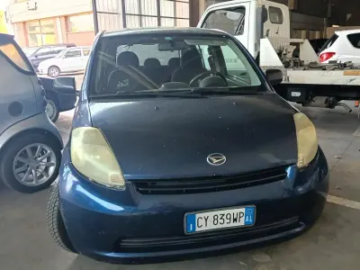 Usata Daihatsu Sirion 69 CV (50 kW) 2005 Blu Utilitaria