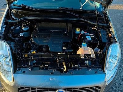 Usata Fiat Grande Punto Active 75 CV (55 kW) 2007 Grigio Utilitaria