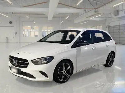 Usata Mercedes B200 150 CV (110 kW) 2021 Bianco Monovolume