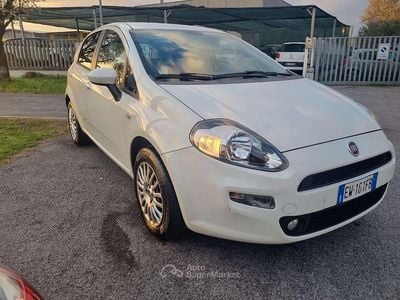 Usata Fiat Punto Street 69 CV (50 kW) 2014 Bianco Utilitaria