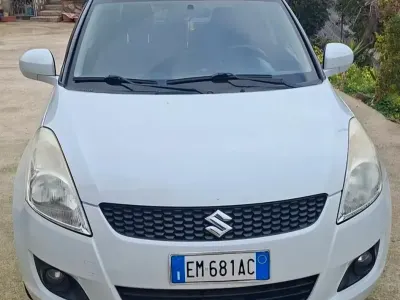 Usata Suzuki Swift 75 CV (55 kW) 2012 Bianco Utilitaria