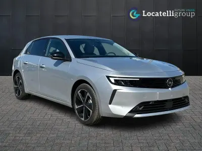 Usata Opel Astra Business Elegance 131 CV (96 kW) 2024 Grigio metallizzato Utilitaria