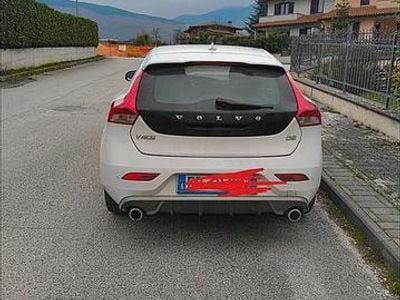 Usata Volvo V40 R-Design 120 CV (88 kW) 2017 Bianco Berlina