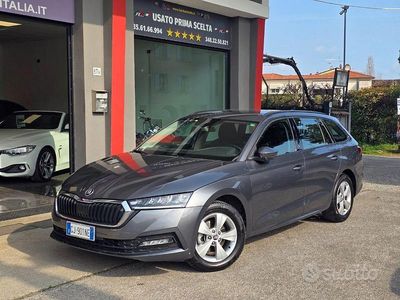 Usata Skoda Octavia Executive 116 CV (85 kW) 2022 Grigio Station wagon
