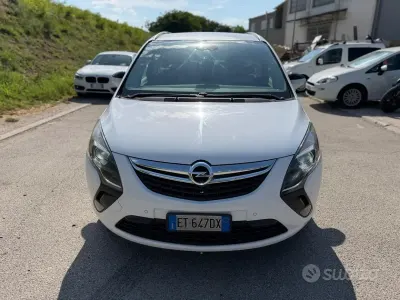 Usata Opel Zafira 150 CV (110 kW) 2013 Bianco Monovolume