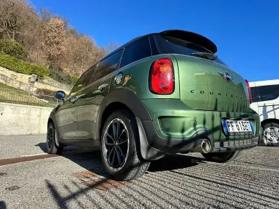 Usata Mini Cooper D Countryman Business 111 CV (81 kW) 2016 Verde SUV