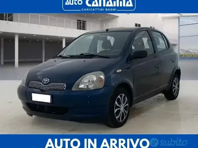 Usata Toyota Yaris 65 CV (47 kW) 2005 Bluazzurro Berlina